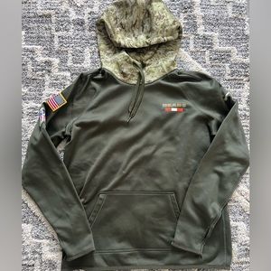 Woman’s Chicago bears hoodie